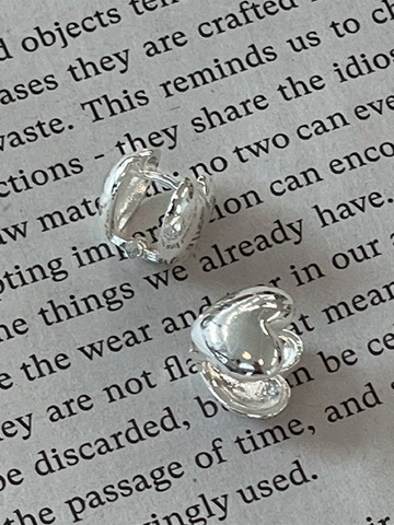 One-touch heart earrings